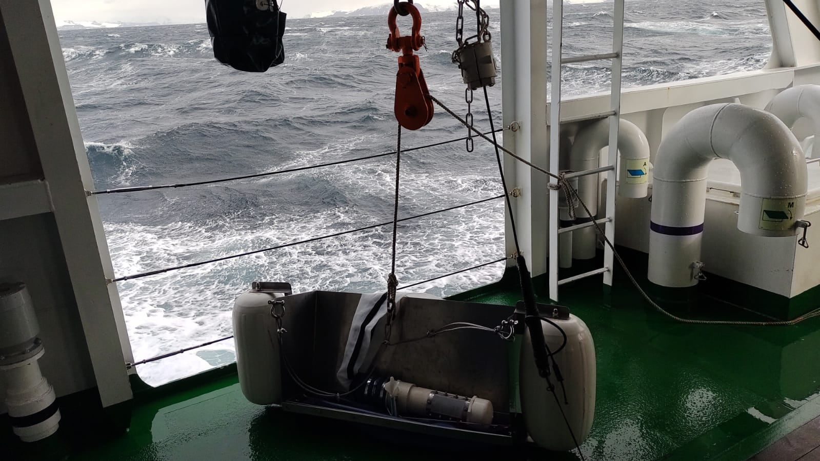 En el marco del “Programa Antártico Colombiano”, la Universidad hace investigaciones sobre la ecología del plancton marino y la contaminación por microplásticos en krill.