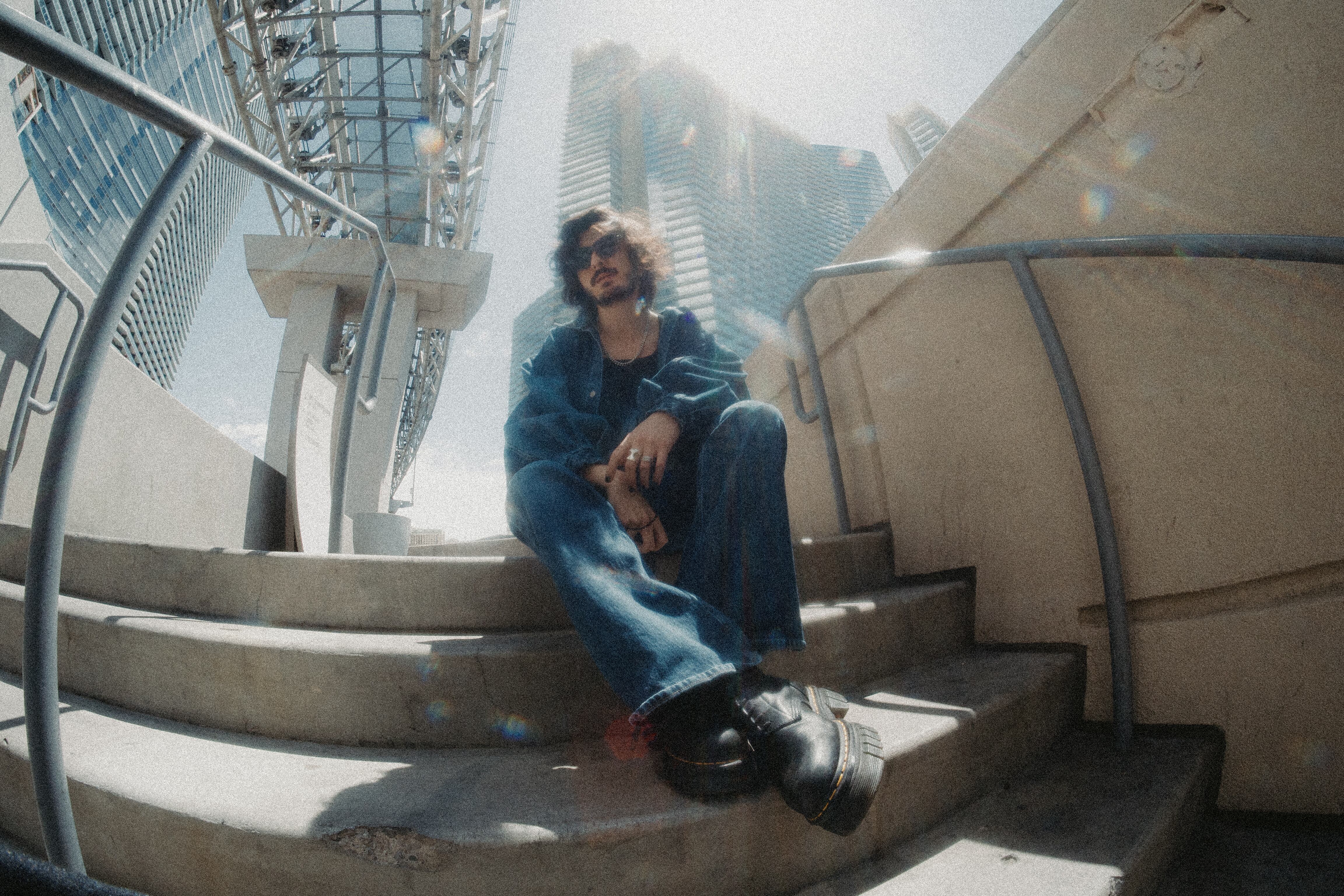 Simón Vargas, integrante de Morat, lanzó su libro 'A la orilla de la luz'