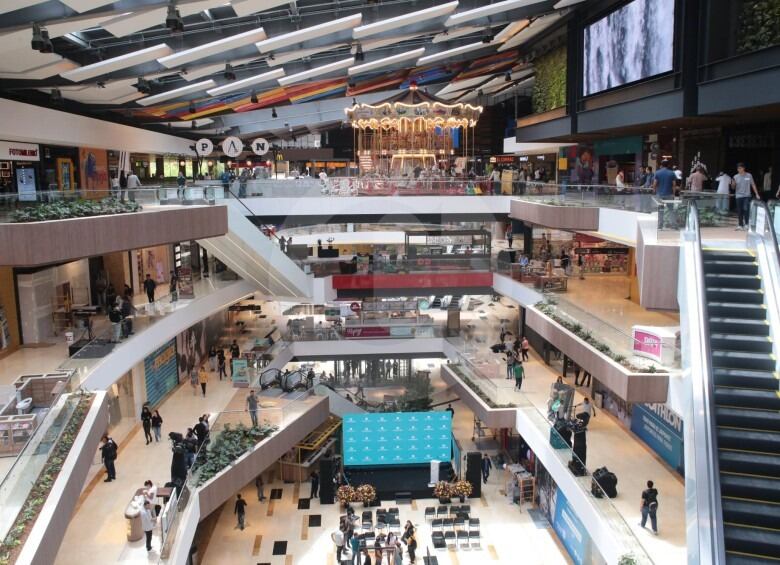 La mujer caminaba por las instalaciones del Centro comercial y de repente cayó desmayada