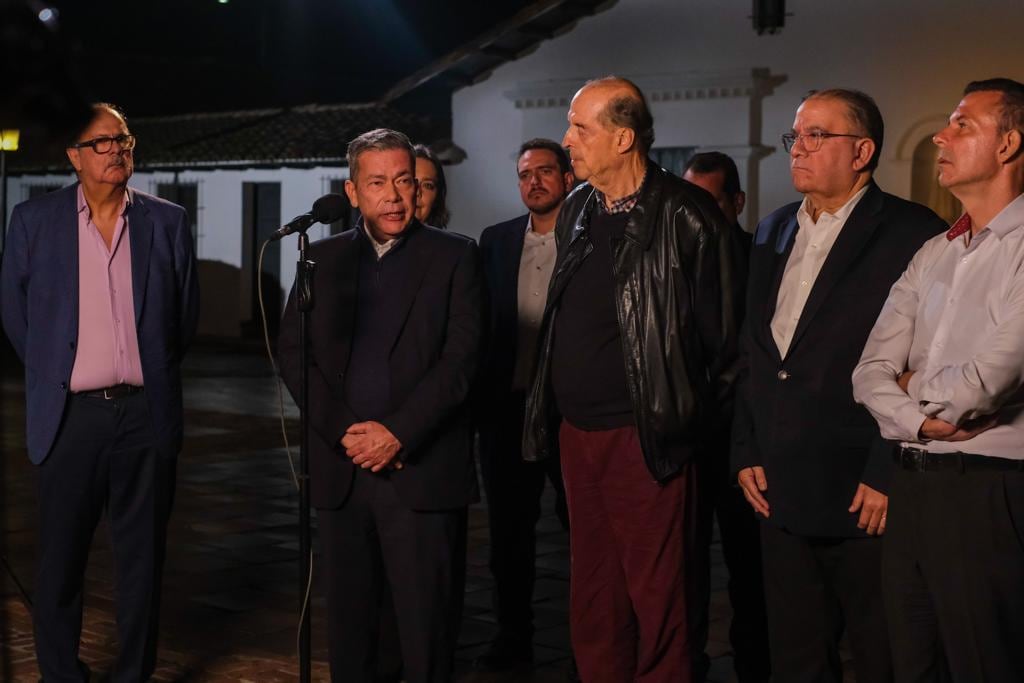 La reunión entre el presidente Gustavo Petro y miembros de su Gobierno con la oposición de Nicolás Maduro se realizó en la hacienda presidencial de Hato Grande, en Sopó.