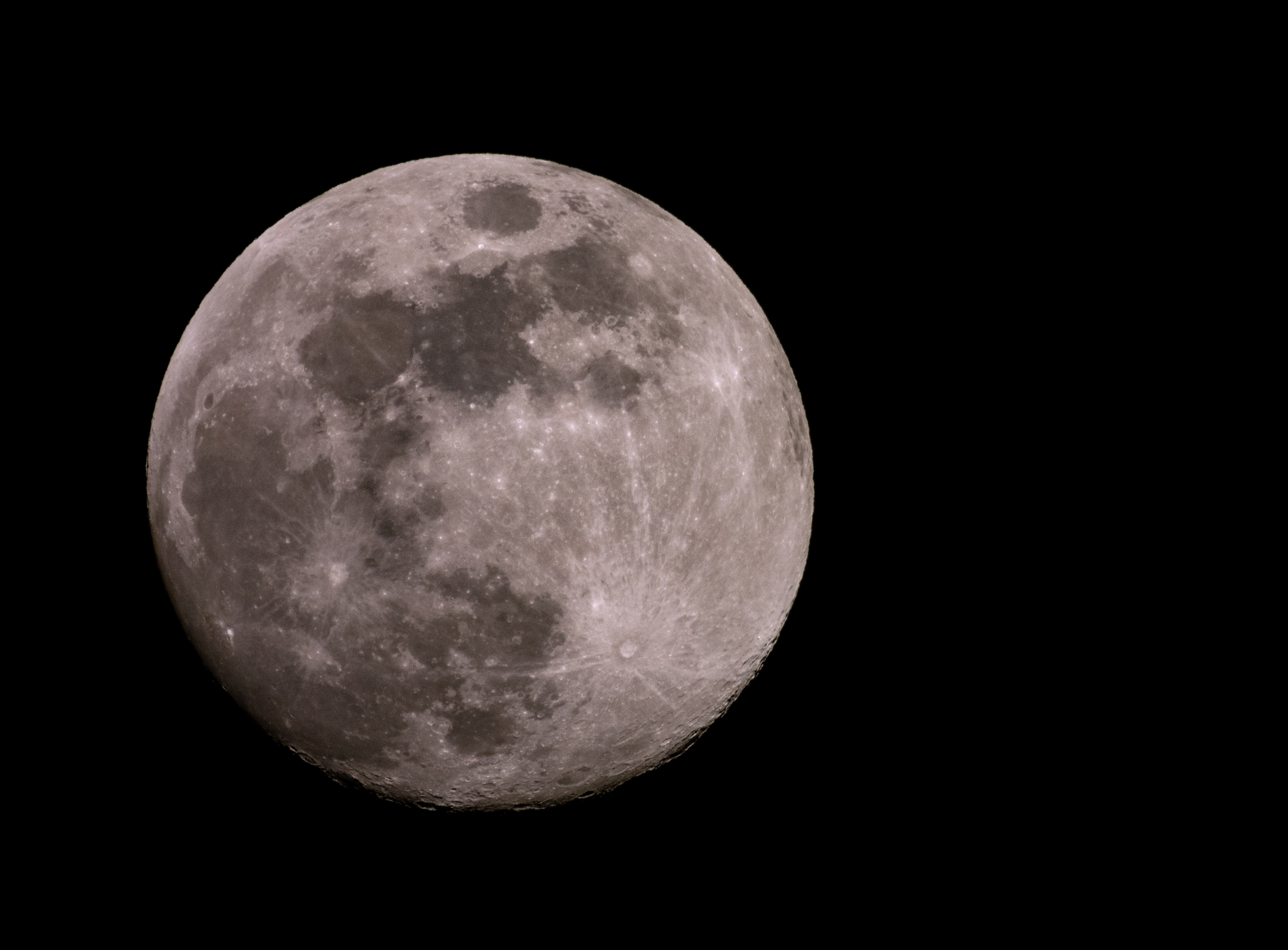 La nave fue enviada este viernes.