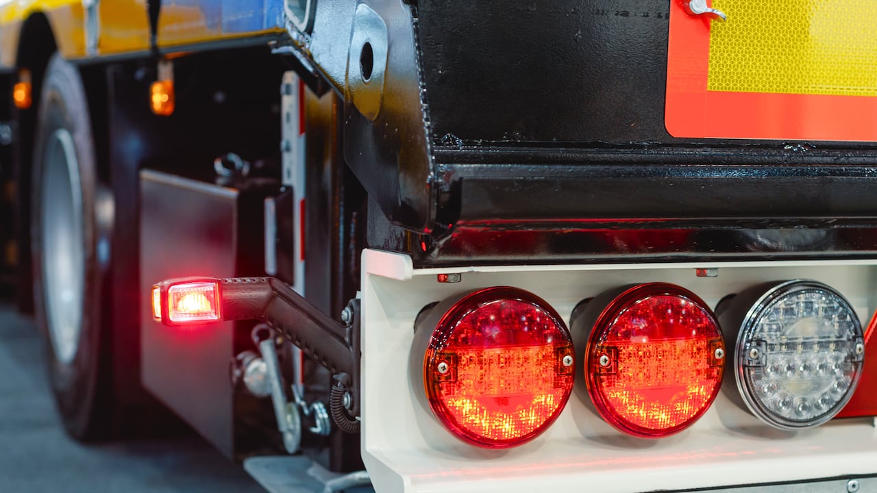 El uso de direccionales se ha ido estableciendo como un lenguaje formal entre quienes salen a carretera.