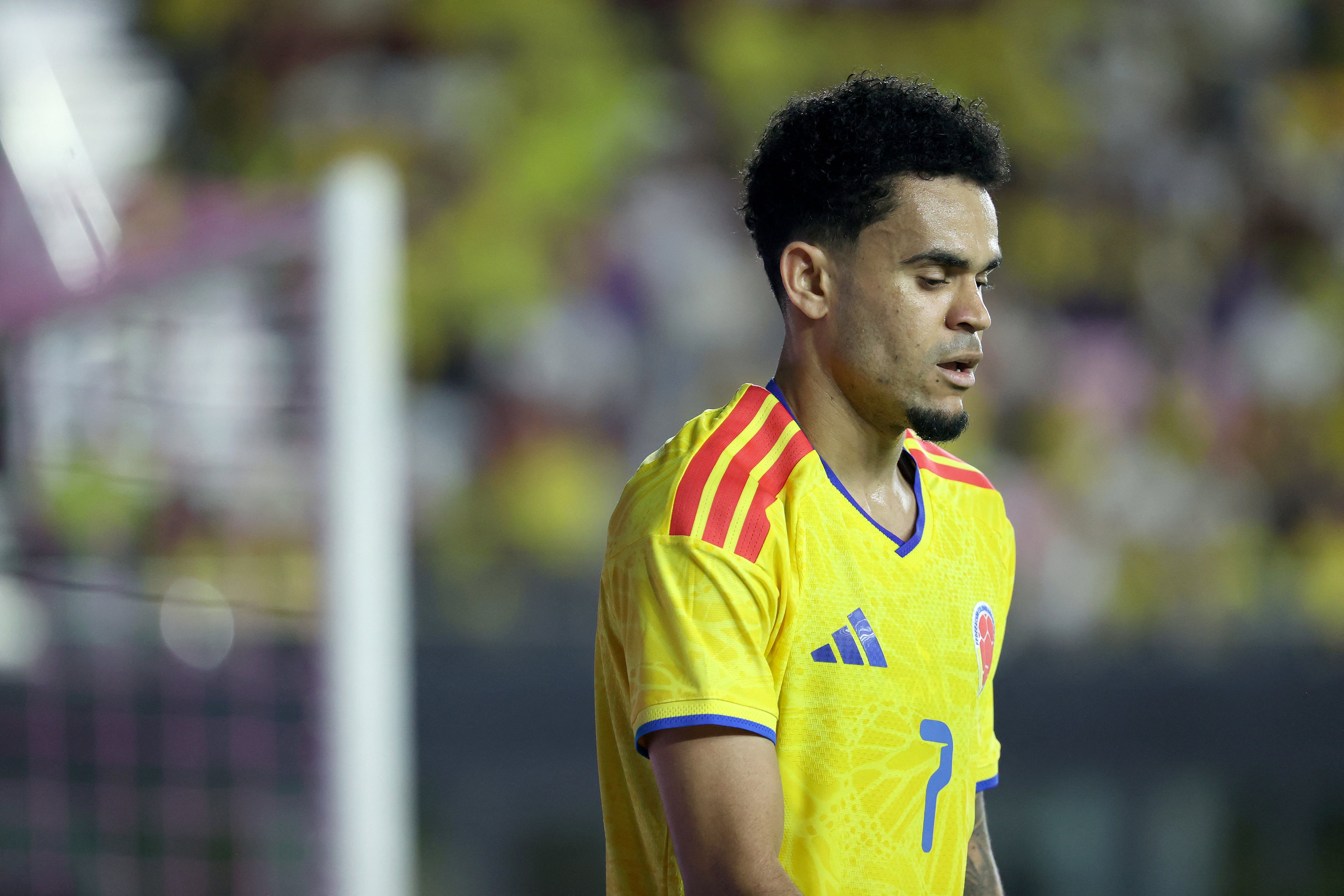 FORT LAUDERDALE, FLORIDA - NOVEMBER 15: Luis D�az #7 of Colombia looks on during the International Friendly match between Colombia and New Zealand at Chase Stadium on November 15, 2025 in Fort Lauderdale, Florida. Leonardo Fernandez/Getty Images/AFP (Photo by Leonardo Fernandez / GETTY IMAGES NORTH AMERICA / Getty Images via AFP)