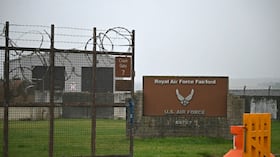 La policía británica en el oeste de Inglaterra declaró el domingo 27 de septiembre un incidente grave y evacuó propiedades cerca de una base utilizada por la Fuerza Aérea de Estados Unidos,