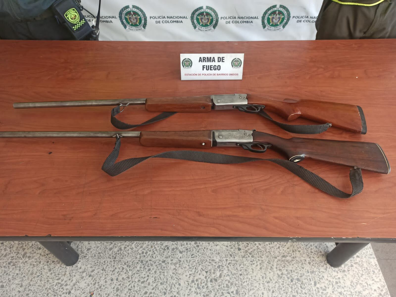 Dos escopetas halladas al interior de un SITP