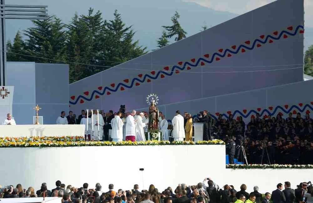 En la misa campal el papa envió un mensaje de amor. Foto: Guillermo Torres / SEMANA