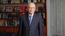 El exfiscal Alfonso Gómez Méndez lanzó su libro Historia constitucional de Colombia.