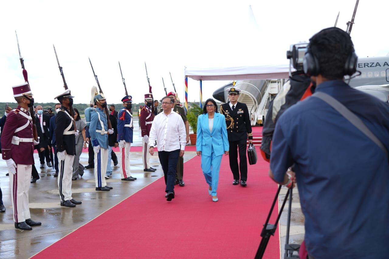 Presidente Gustavo Petro y Delcy Rodríguez vicepresidenta de Venezuela
