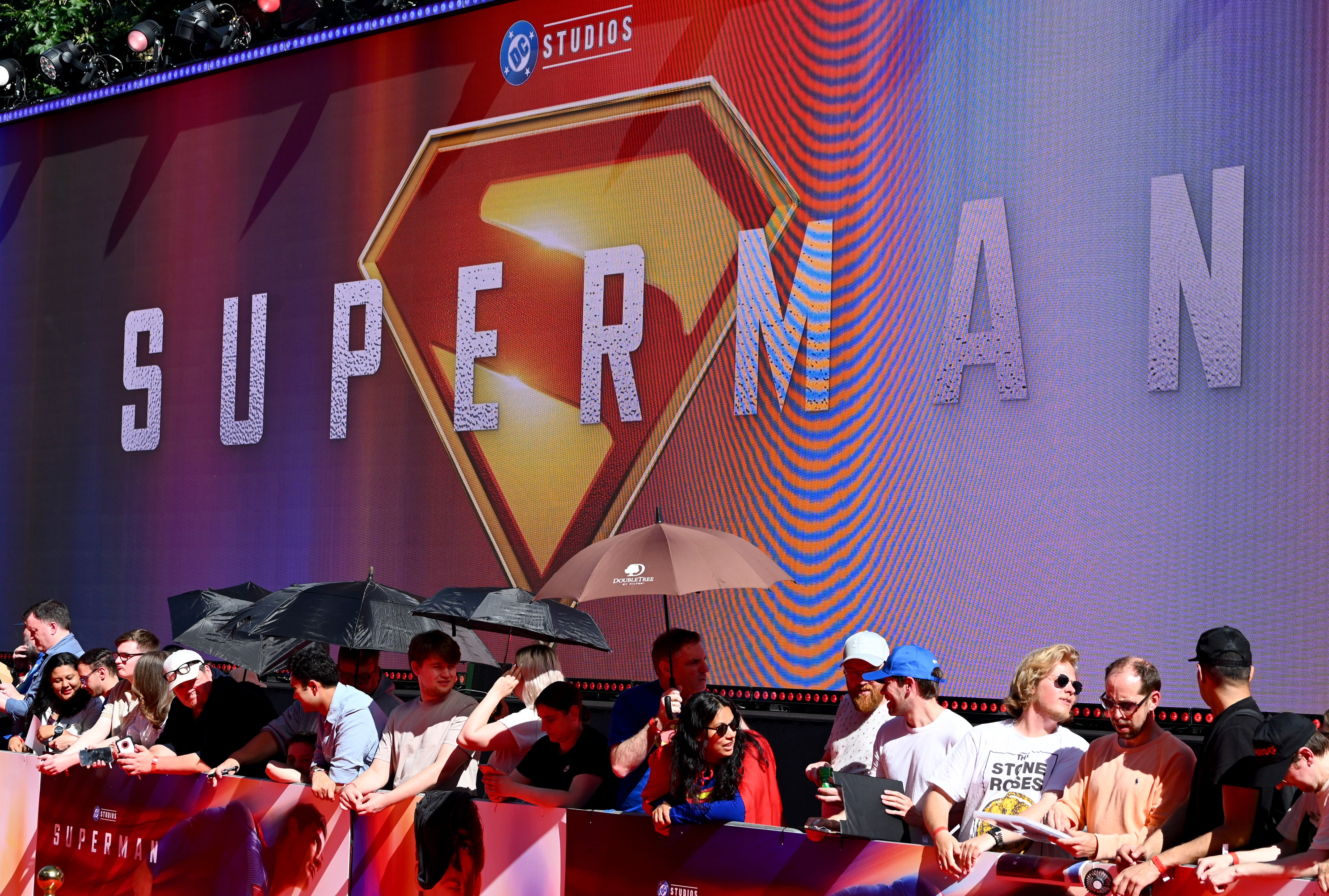 Ambiente en el evento para fans de "Superman" en Leicester Square, Londres, el 2 de julio de 2025.