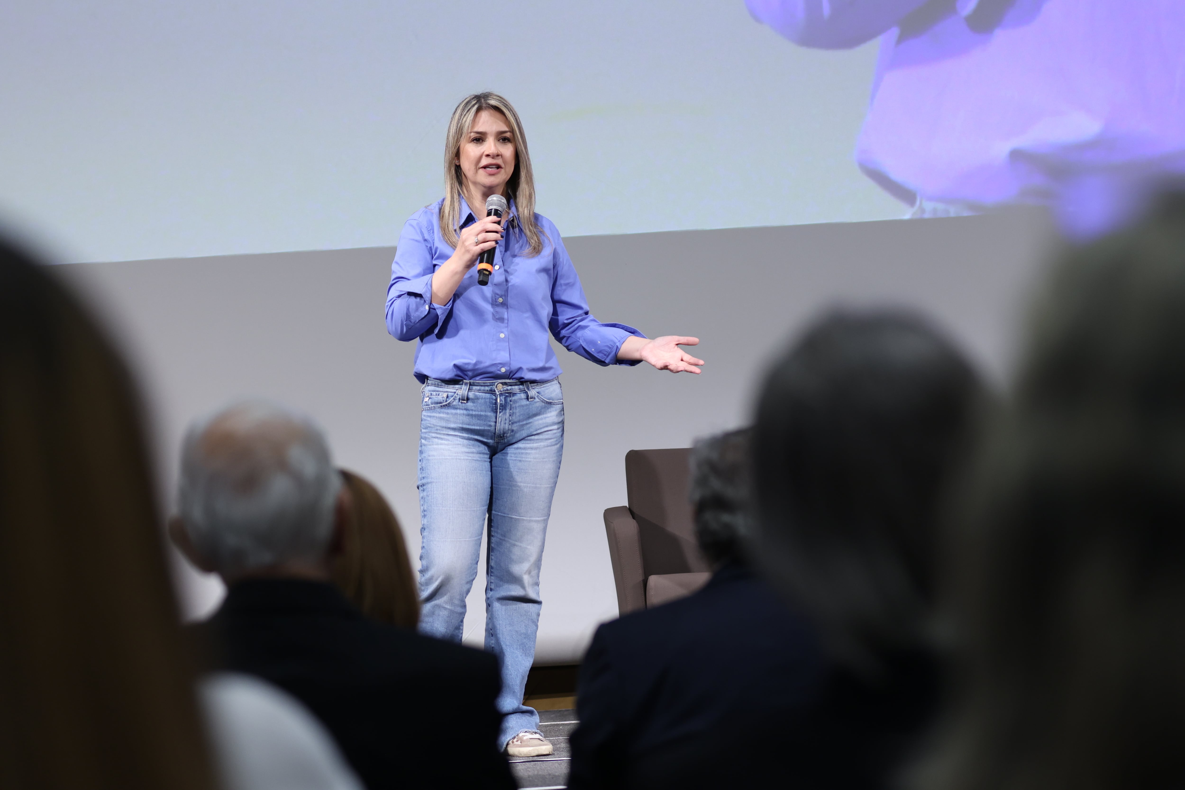 Conferencia académica periodismo y democracia