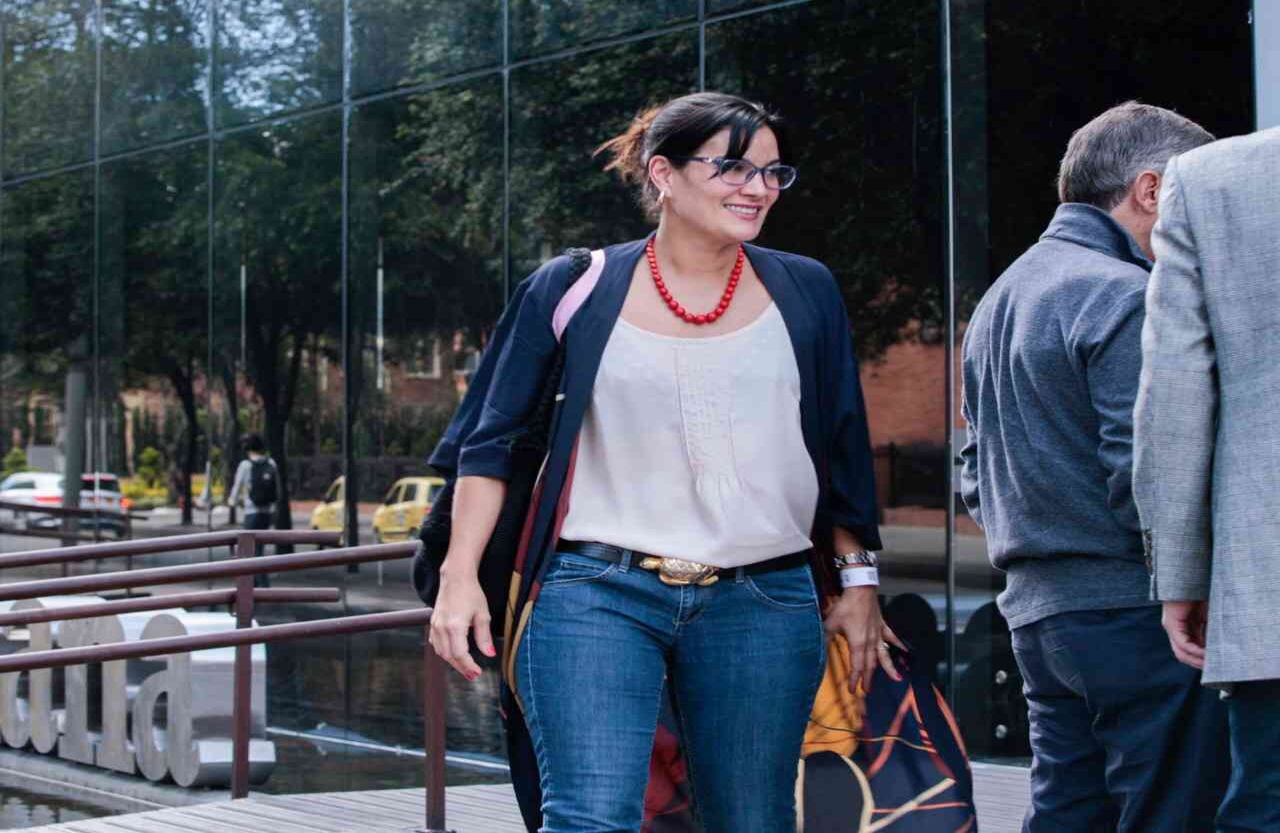 Vanessa de la Torre moderó 'Mujeres y periodismo'.