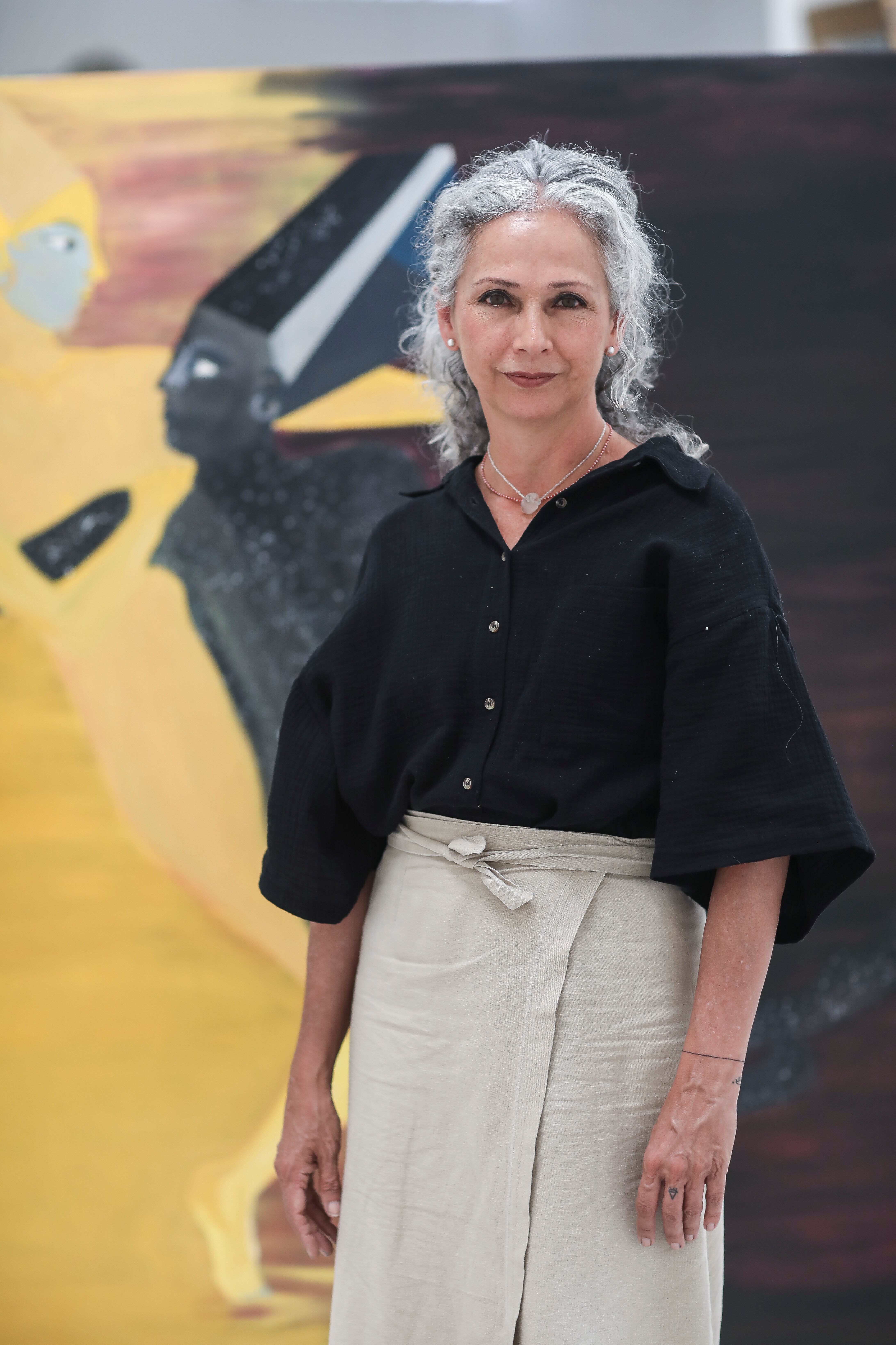 Vistamos el taller de la artista bogotana Luz Lizarazo para que nos hablara de la obra que abre la bienal de Malta, de su autoría, y del arte que la mueve.