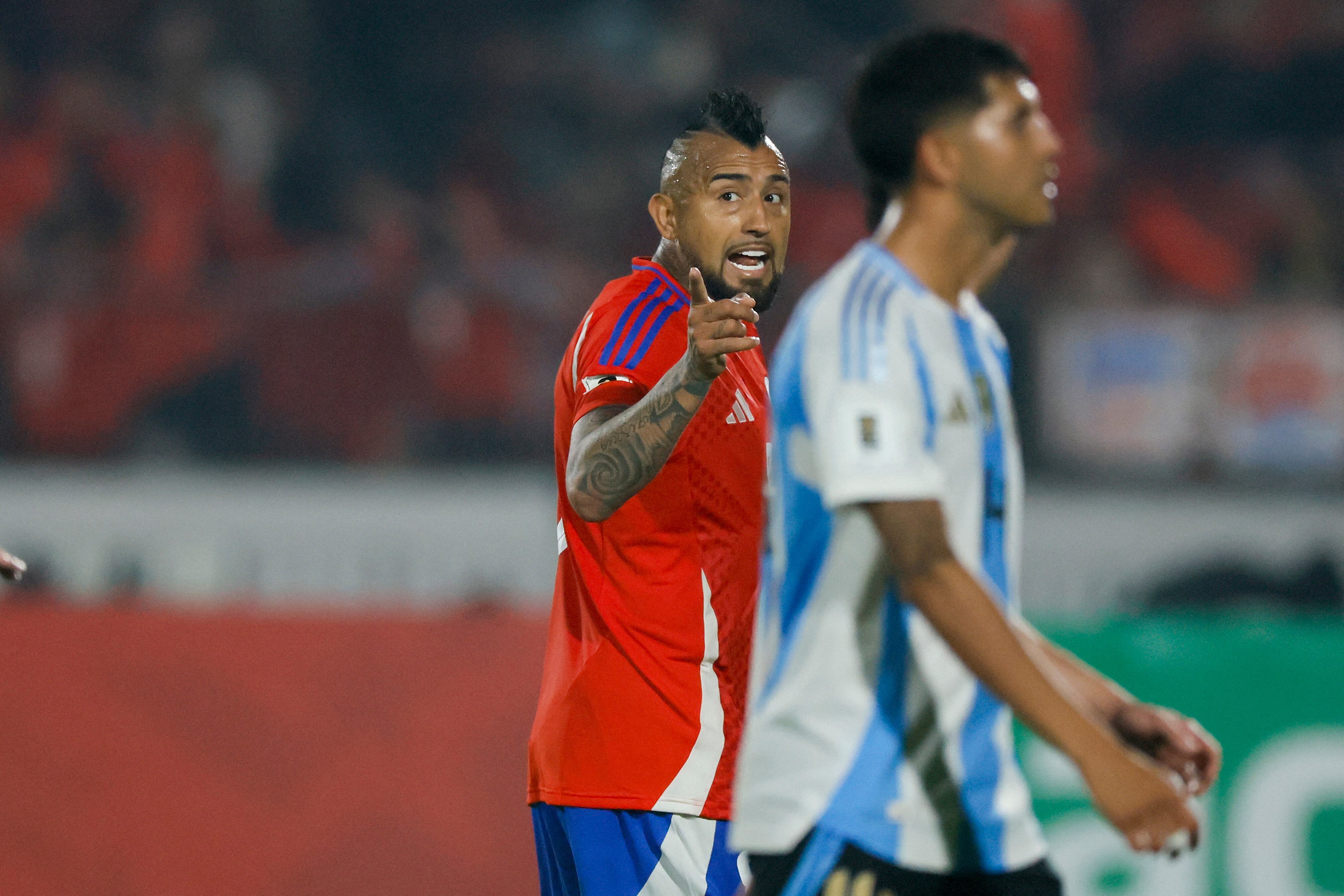 Futbol, Chile vs Argentina.
Eliminatorias al mundial de la Fifa 2026.
El jugador de la seleccion chilena Arturo Vidal es fotografiado durante un partido clasificatorio al mundial de 2026 contra Argentina disputado en el estadio Nacional de Santiago, Chile.
05/06/2025
Andres Pina/Photosport

Football, Chile vs Argentina.
2026 FIfa World Cup qualifiers.
Chile�s player Arturo Vidal is pictured during a 2026 Fifa World Cup qualifier match against Argentina at the National stadium in Santiago, Chile.
05/06/2025
Andres Pina/Photosport (Photo by ANDRES PINA/PHOTOSPORT / Photosport via AFP)