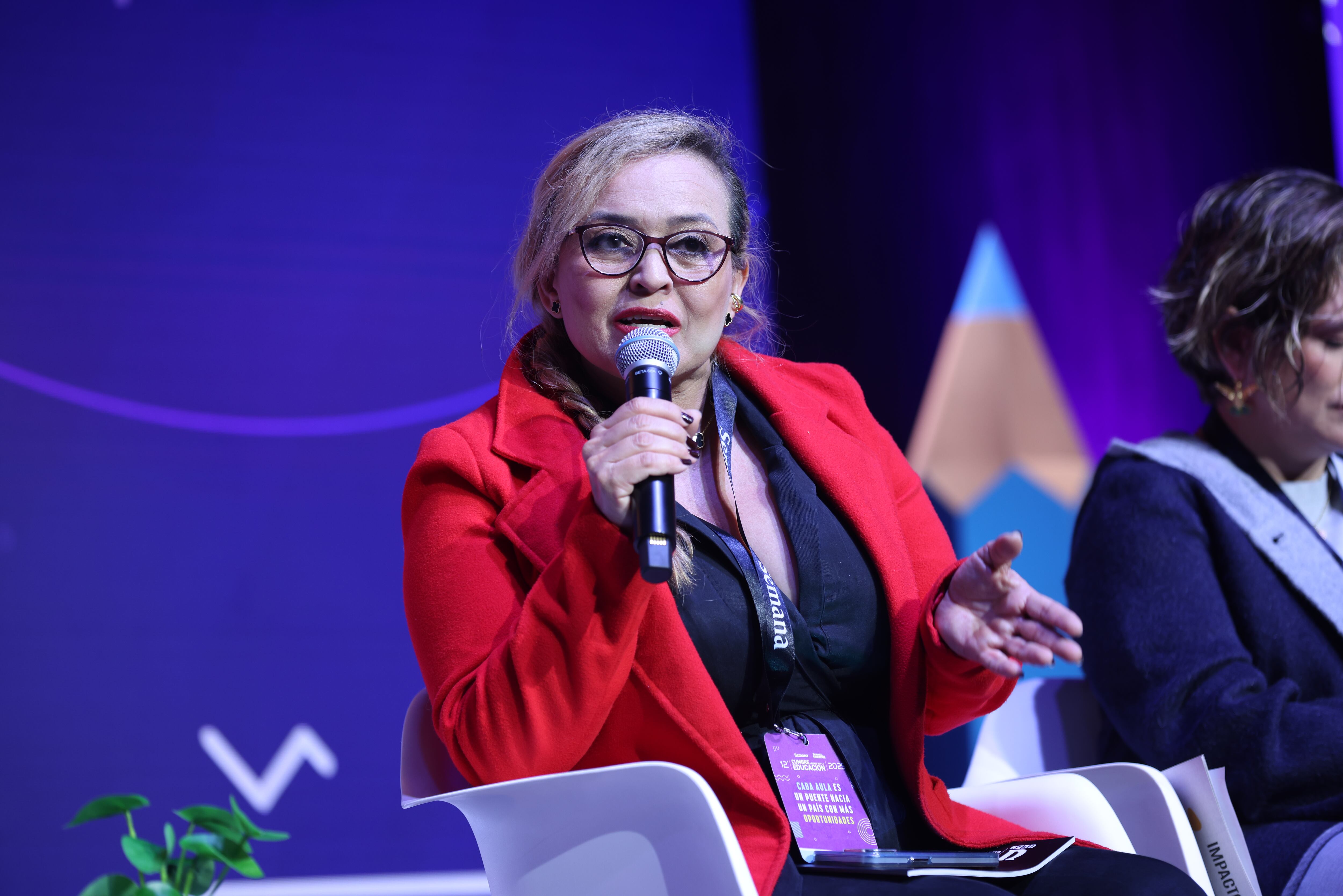 Foro Semana
Cumbre Líderes por la Educación (CLE) 24 y 25 de septiembre de 2025

Bienestar en los entornos escolares: ¿una tarea pendiente?

Melissa Álvarez
Directora de Cosmo Schools
Andrés Bedoya
Secretario de Educación del Tolima
Alix Cecilia Chinchilla Rueda
Secretaria de Educación de Bucaramanga
Sara Mercedes Rodas
Secretaria de Educación de Cali
Sandra Prieto Calderón
Gerente Nacional de Consultoría de Editorial Norma


Modera:
Daniel Tobón Fundador y CEO de Welbin