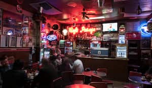 La ley seca es una medida restrictiva para controlar el orden público.