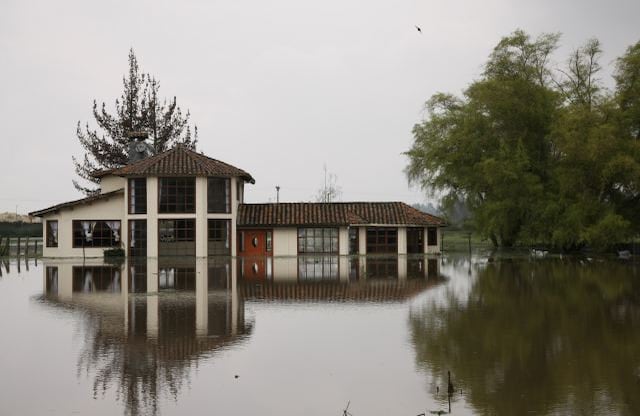 Tras la ruptura del jarillón se está realizando la limpieza de los canales.
