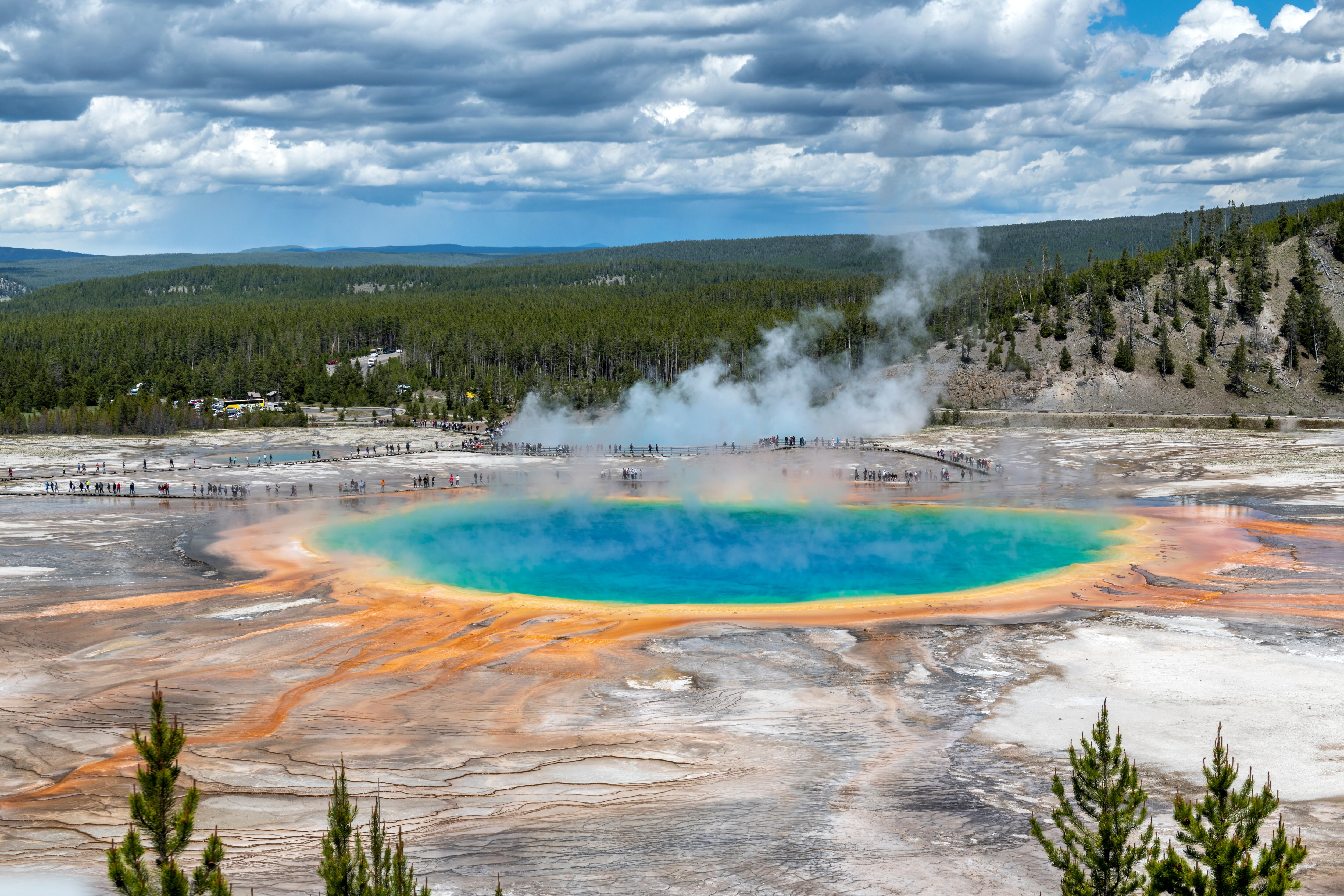 La cuenca del géiser Norris es reconocida por ser una de las áreas termales más calientes, dinámicas e impredecibles del Parque Nacional de Yellowstone.