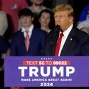 El expresidente Donald Trump, precandidato presidencial republicano, habla el 10 de febrero de 2024 en un mitin en las últimas semanas previas a la elección primaria de Carolina del Sur del 24 de febrero, (AP Foto/Meg Kinnard)