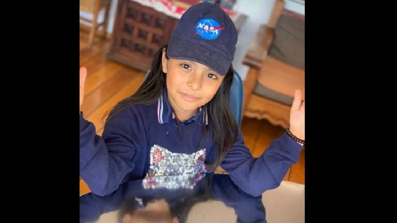 Adhara Maite Pérez, niña genio con coeficiente más alto que Albert Einstein.