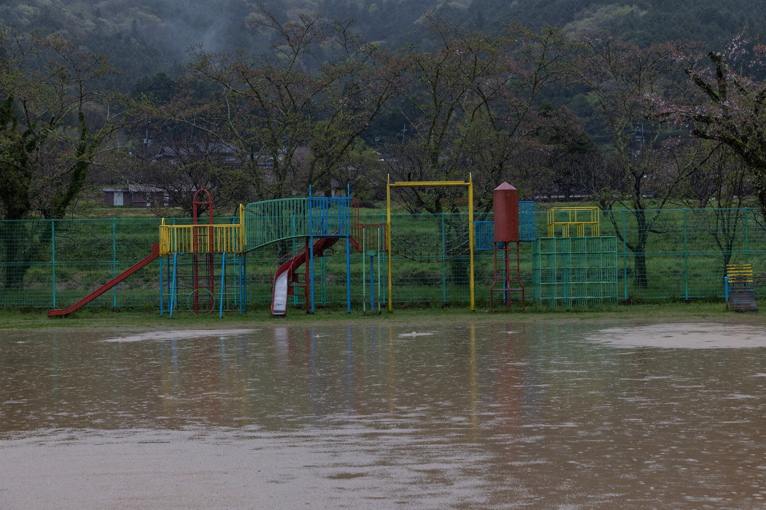 Inundación en un colegio de Tamba, Japón.