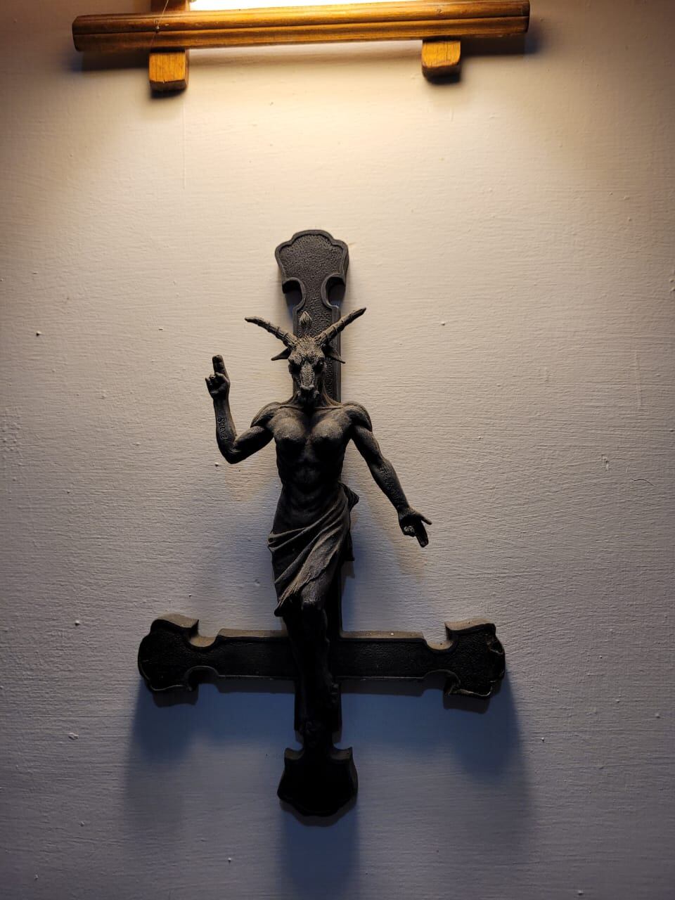 Estatuilla satánica de alias Patrick.