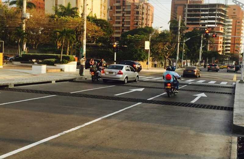Este canal tiene una profundidad de seis metros y va hasta uno de los caños de la ciudad que son tributarios al río Magdalena. Foto: Tadeo Martínez