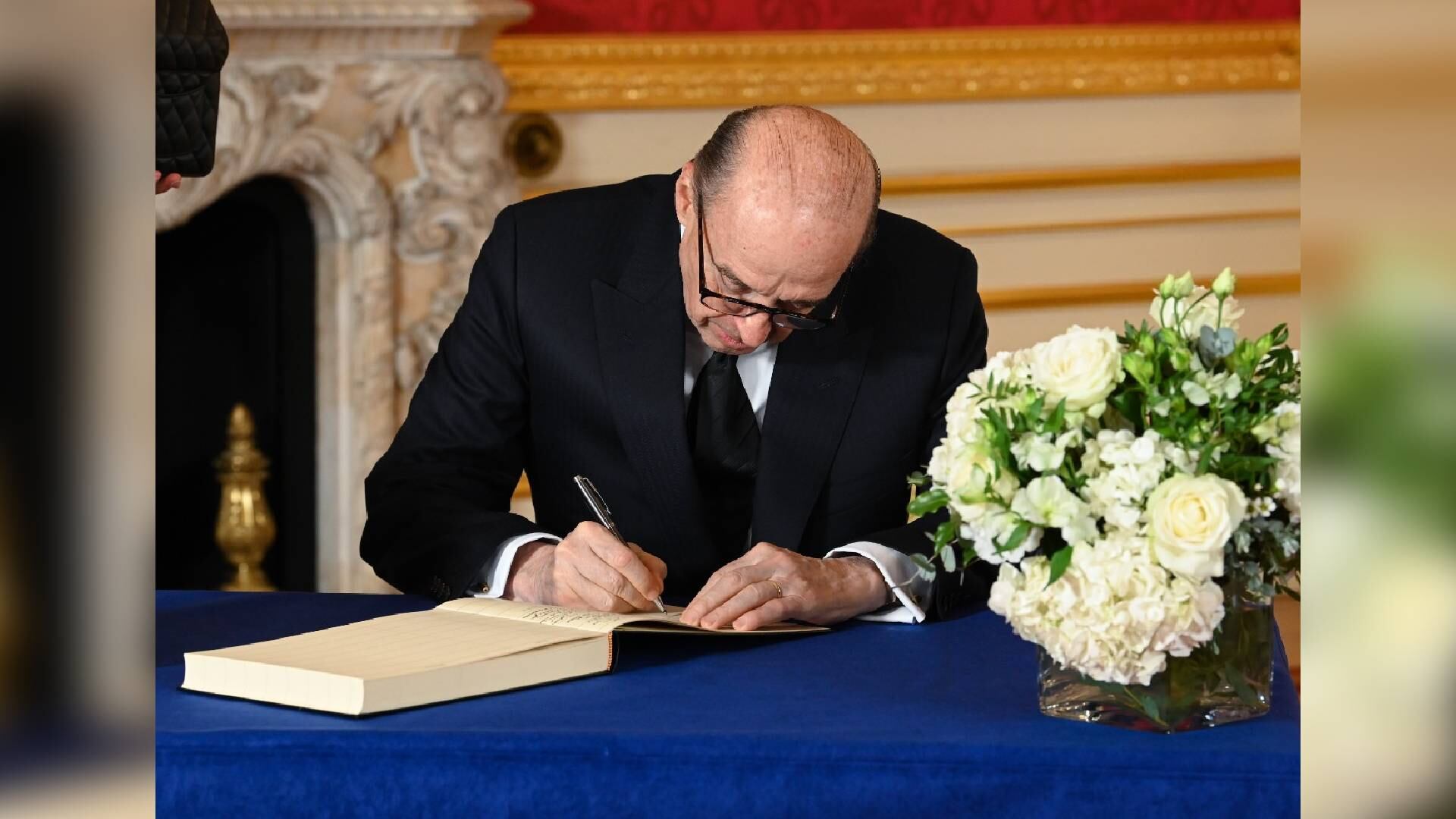 La delegación colombiana está integrada por la primera dama, Verónica Alcocer, y el canciller Álvaro Leyva.