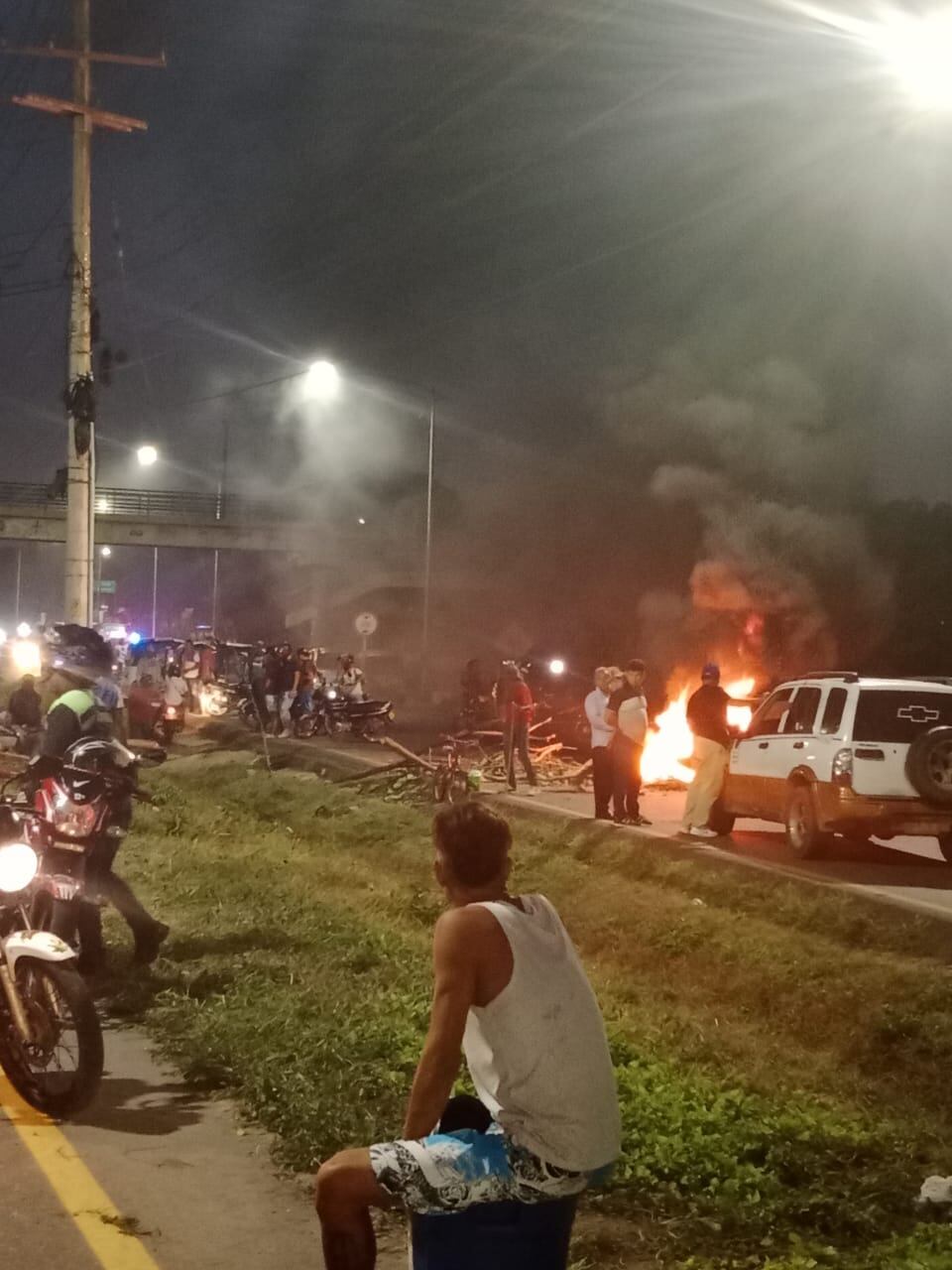 A esta hora continúa el bloqueo