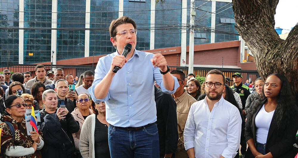 Miguel Uribe Turbay fue atacado a tiros por un sicario menor de edad, en el parque El Golfito, de Modelia, mientras lideraba un mitín político.