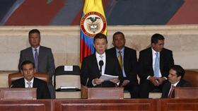 Una silla vacía. A la diestra del presidente Juan Manuel Santos, la silla que no quiso ocupar wl senador Alexander López (Polo), quien era segundo vicepresidente del Senado.