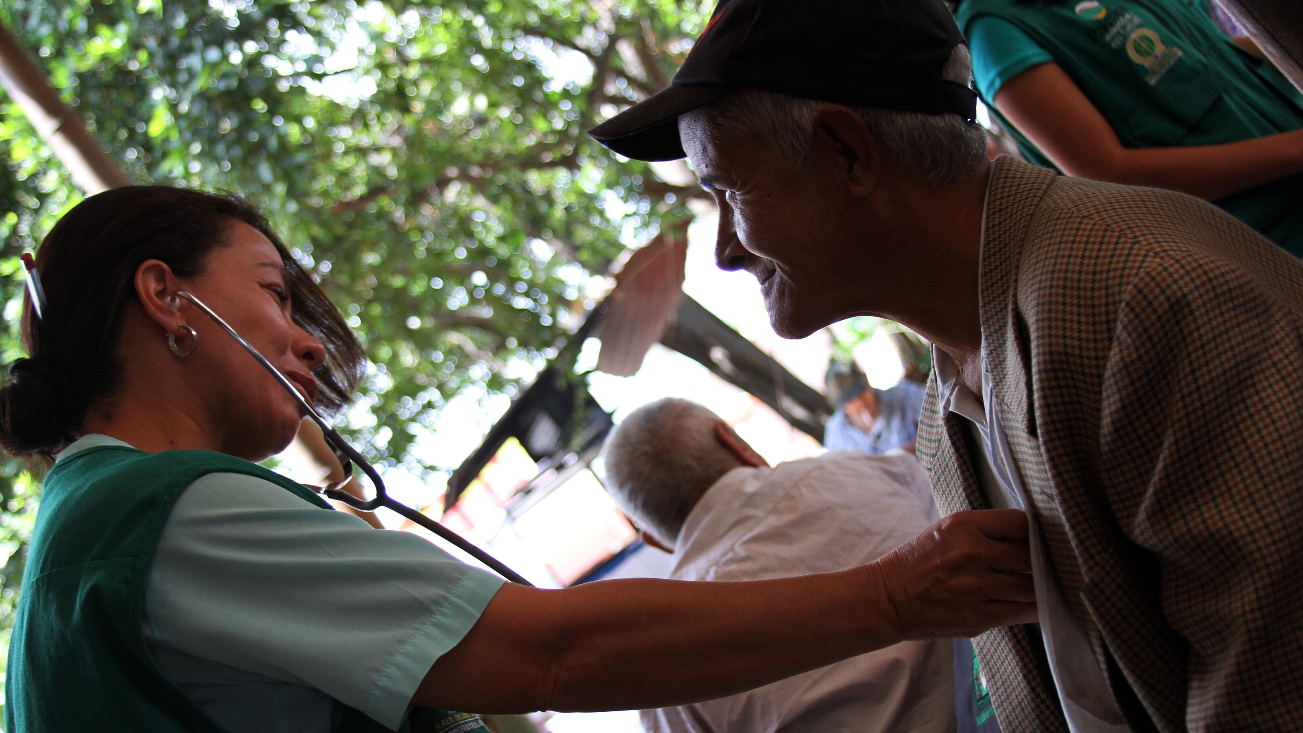 El problema no es solo el número de especialistas: director de la Asociación Colombiana de Facultades de Medicina sobre el déficit en zonas rurales