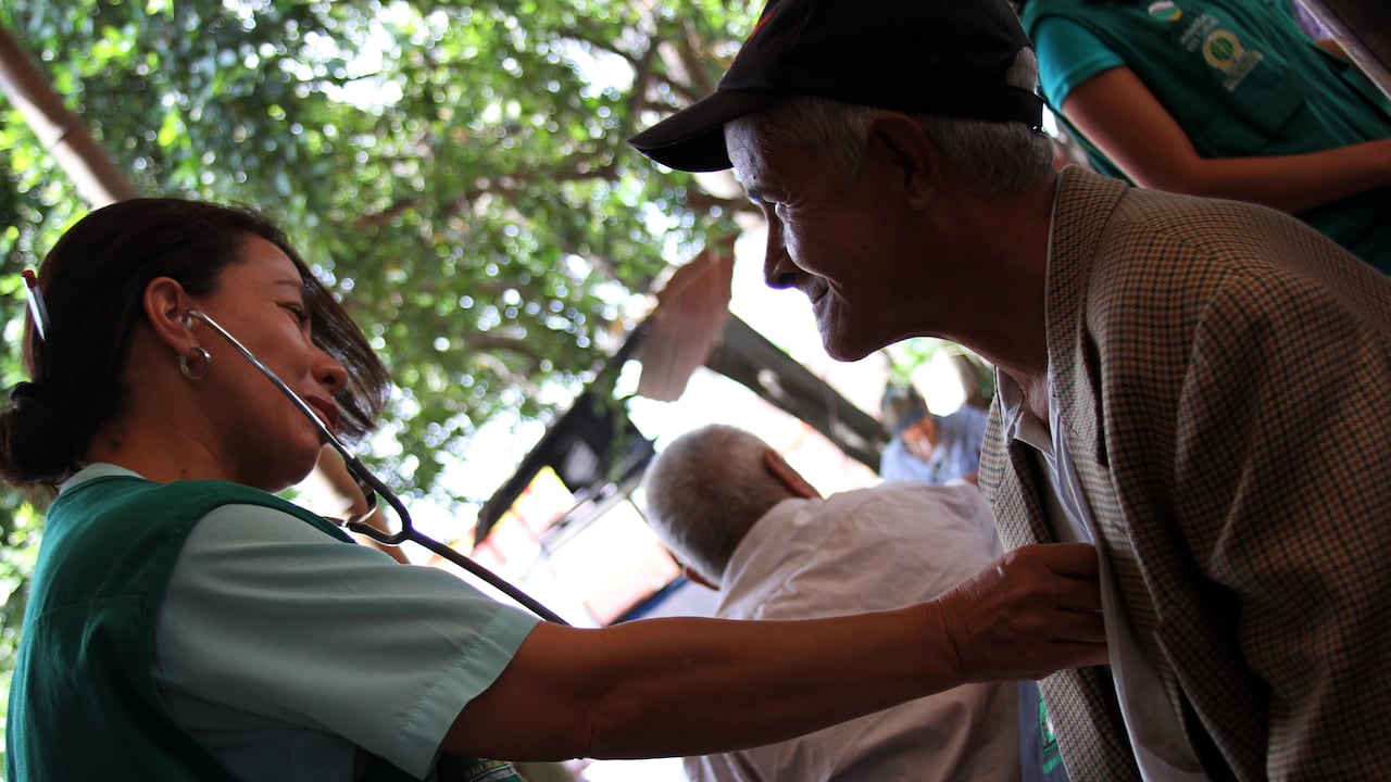 En las últimas dos décadas Colombia tuvo un crecimiento del 125 por ciento en la titulación de especialistas, al pasar de 800 en 2001 a 1.800 en 2021.