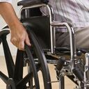 Después de la epilepsia, la esclerosis múltiple es la enfermedad neurológica más frecuente en adultos jóvenes, y la causa más frecuente de parálisis en occidente. Afecta más a las mujeres. Fuente: OMS.