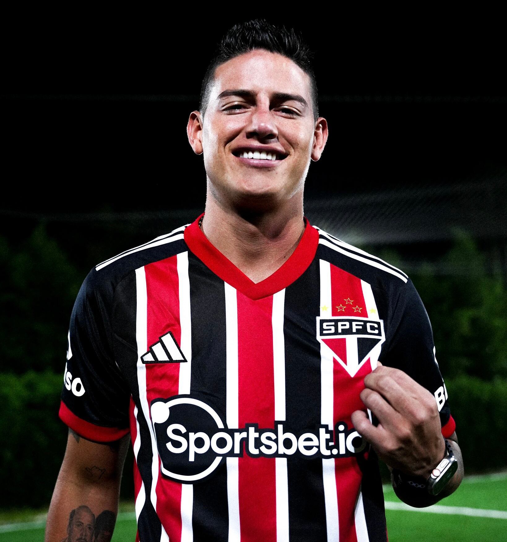 James Rodríguez firmó por dos temporadas con el Sao Paulo.