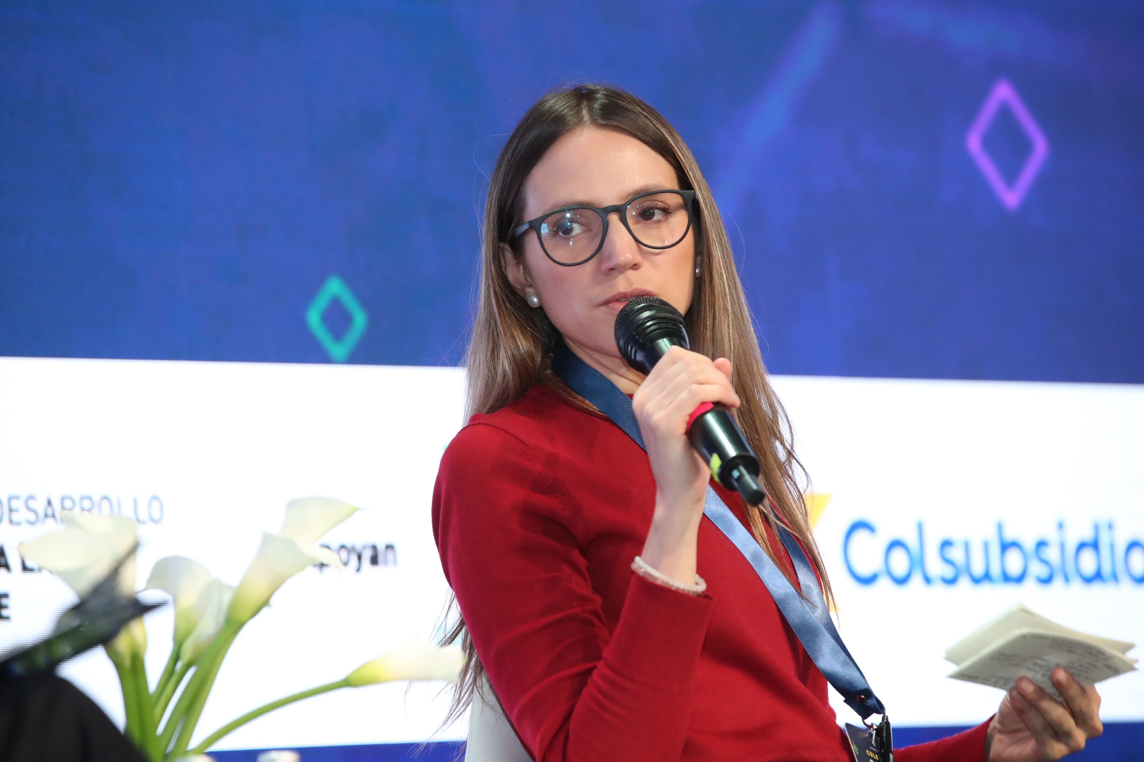 Gran Foro Colombia 2025 Fecha: miércoles 29 de enero de 2025 PANEL | Recuperación económica: ¿cómo va la inversión? Objetivo: analizar cuáles son los sectores que más se están moviendo en el país, identificar las tendencias recientes en la inversión privada y extranjera en Colombia que puedan estar contribuyendo a su contracción. ● ● ● Ángela Samper Socia & Office Manager Colombia, McKinsey & Company José Ignacio López Presidente de la Asociación Nacional de Instituciones Financieras (Anif) Camilo Sánchez Presidente del Consejo Gremial y Andesco Moderador: Carlos Enrique Rodríguez Subdirector de SEMANA