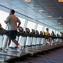 Correr trae múltiples beneficios al cuerpo, entre ellos, fortalecer los músculos y regular la presión arterial.