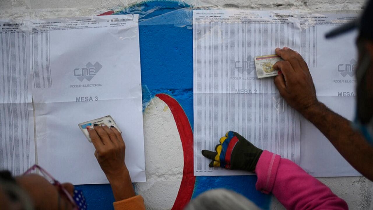 El chavismo elige Parlamento venezolano sin oposición ni reconocimiento internacional (AP Photo/Matias Delacroix)