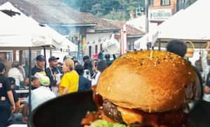 Festival de hamburguesa al Parque en Fómeque, Cundinamarca.