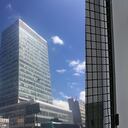 Los trabajadores se encuentran en peligro por las impresionantes grietas.