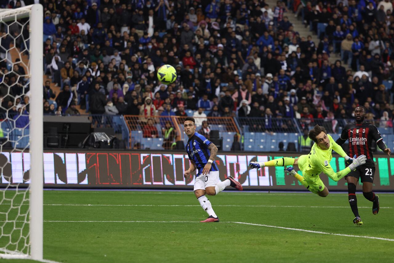 Lautaro Martínez, campeón del mundo con Argentina selló el triunfo de su equipo con soberbio golazo.