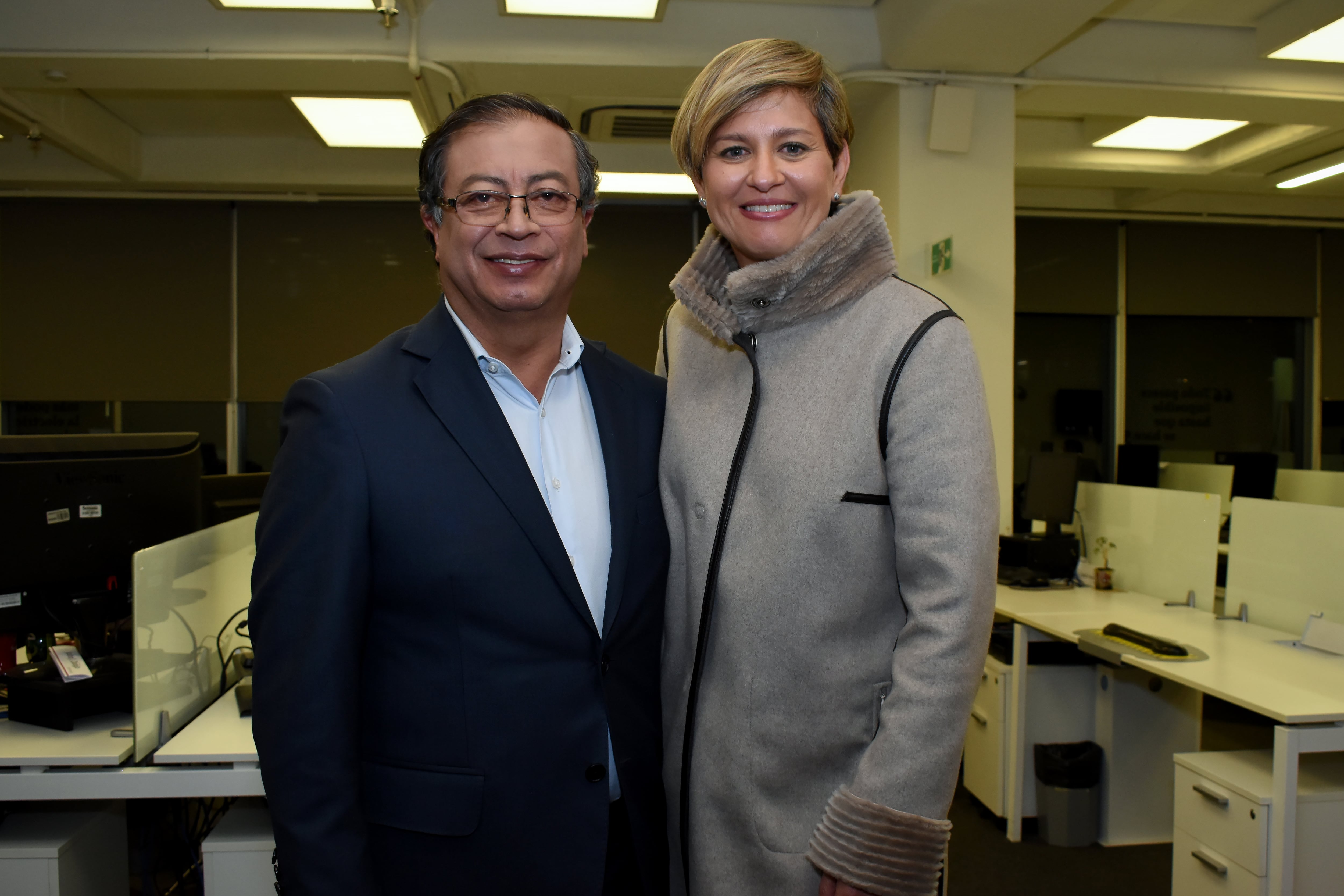 Veronica Alcocer y Gustavo Petro