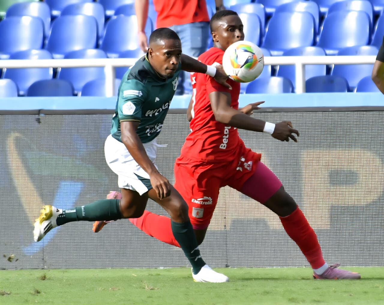 Imagen del clásico vallecaucano entre América y Deportivo Cali, por la fecha 10 del segundo semestre de la Liga Colombiana 2025.