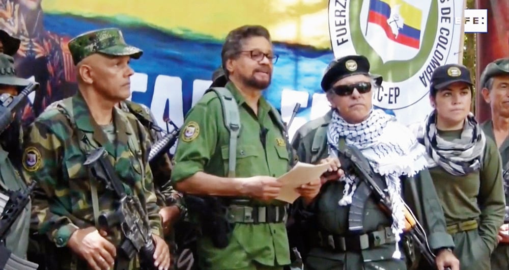  Con poderosas armas, Iván Márquez, Jesús Santrich y alias el Paisa anunciaron el nacimiento de la Segunda Marquetalia. Hoy Márquez está escondido y temeroso, los otros dos fueron asesinados.