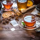 La infusión de canela puede ayudar a disminuir los niveles de colesterol y glucosa en la sangre.