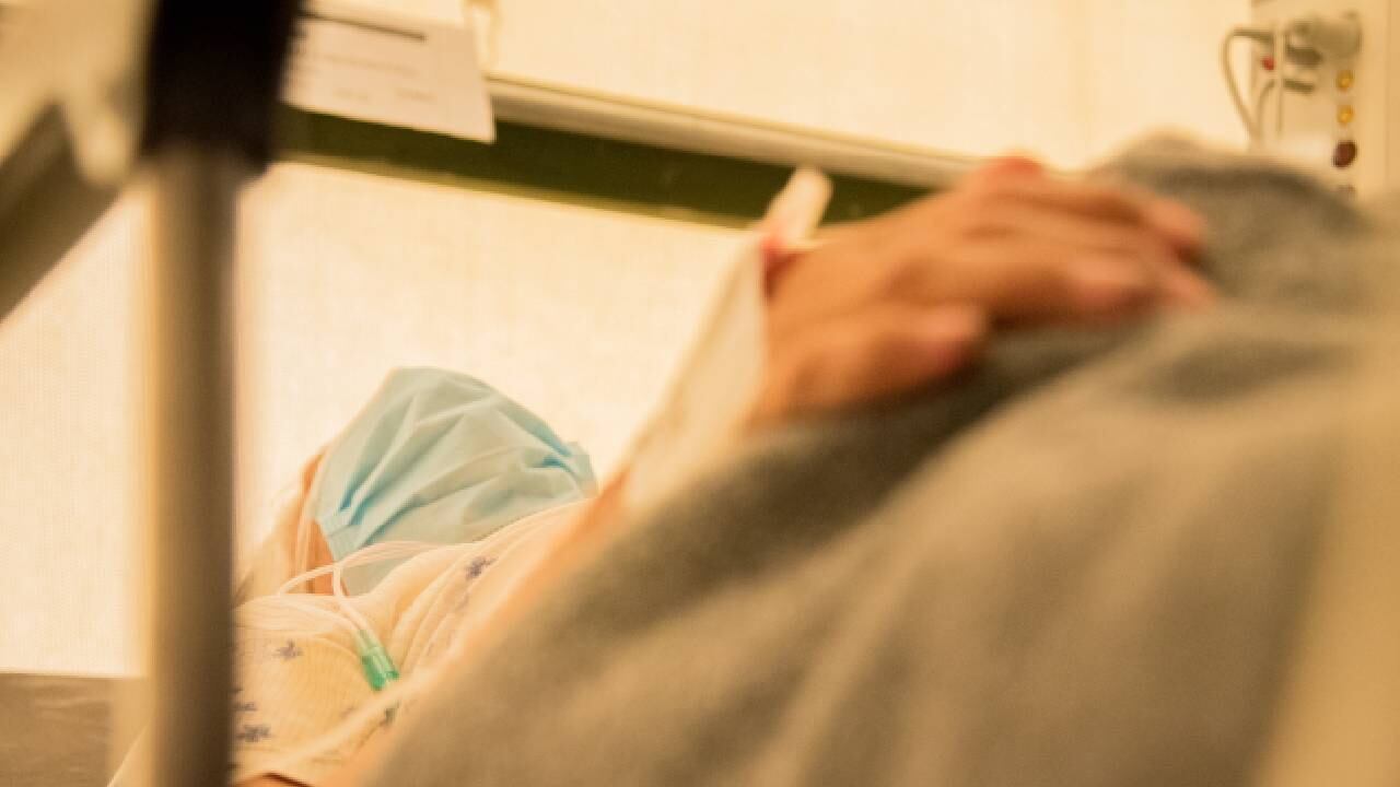 Según las cifras facilitadas por la Universidad Johns Hopkins, durante las últimas 24 horas se han registrado 1.083.948 contagios y 1.693 fallecidos, lo que eleva los totales a 56.191.523 y 827.749, respectivamente.