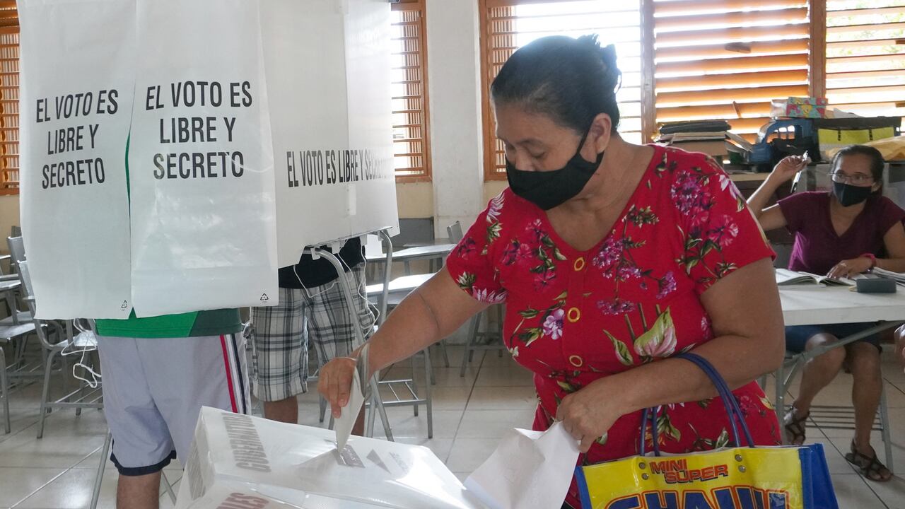 La abstención en las elecciones en México rondó entre el 50 y el 60 % en algunos casos, según las autoridades electorales.