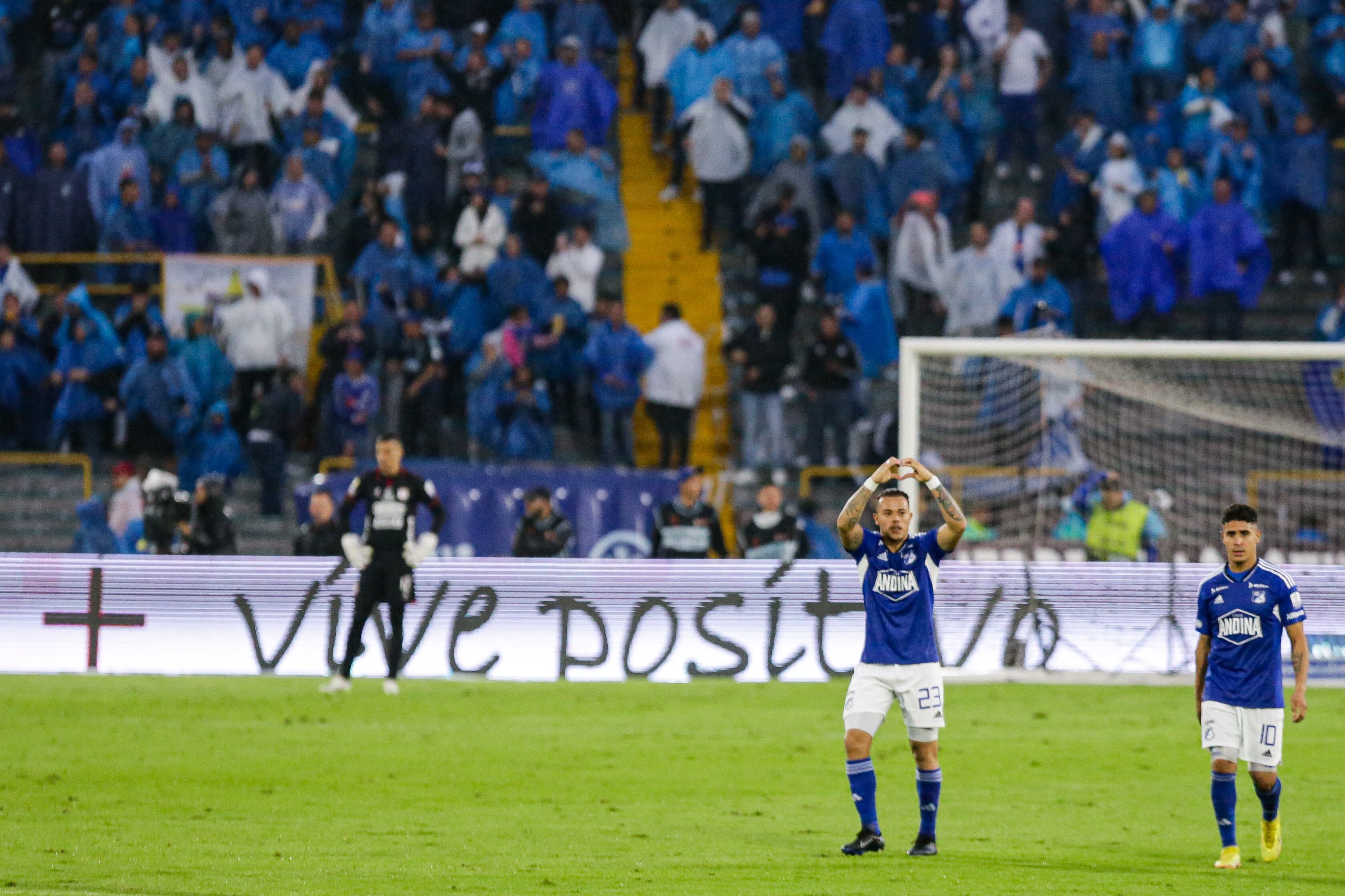 Bogotá. Noviembre 19 de 2023. Millonarios FC.  enfrenta a América de Cali en el partido de la Fecha 2 de cuadrangulares en la Liga BetPlay II 2023, en el estadio El Campin. (Colprensa - Mariano Vimos)