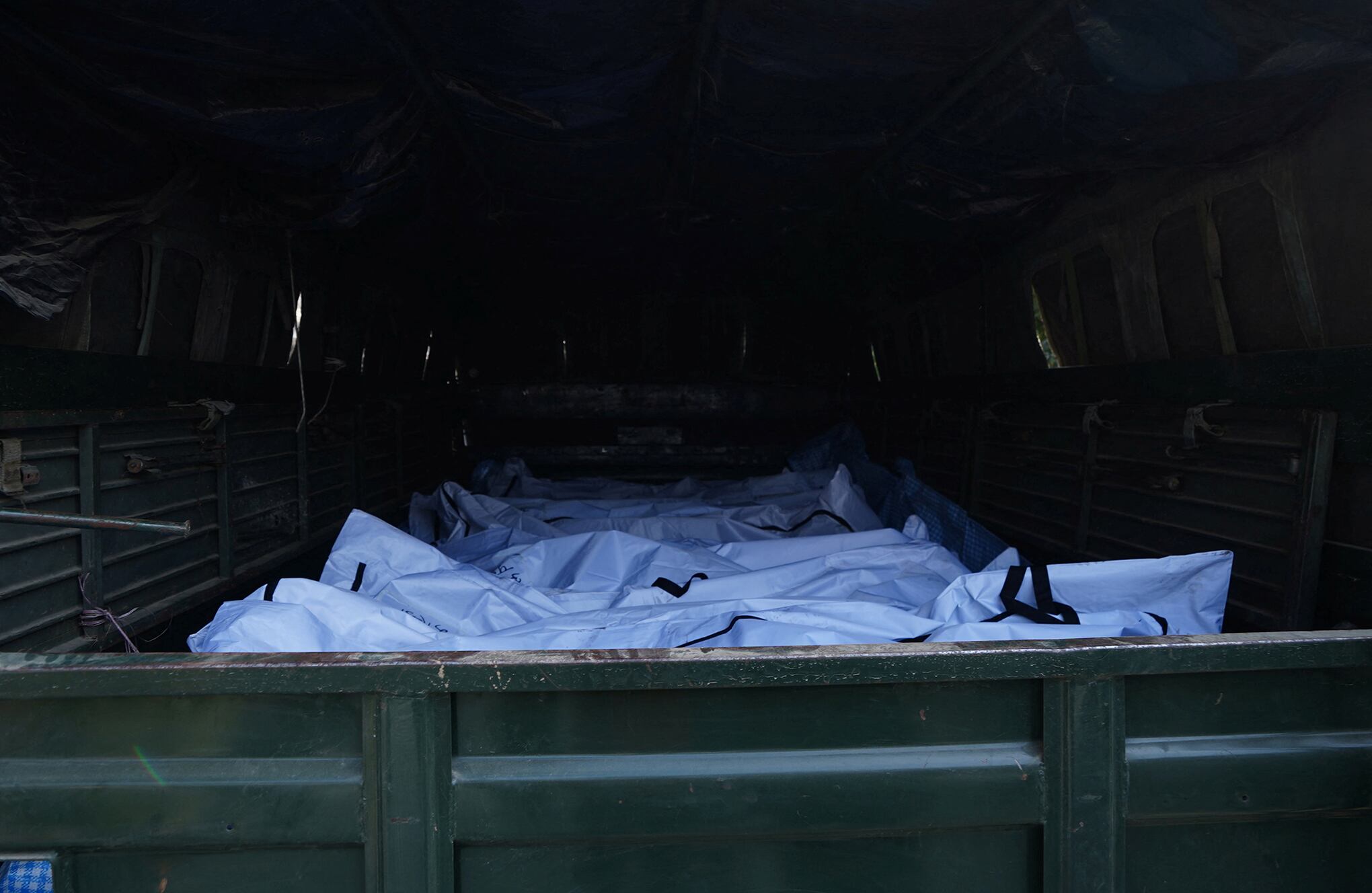 En imágenes : decenas de muertos en el peor accidente aéreo de Nepal en tres décadas