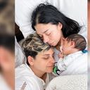 Tras varios intentos mediante distintos tratamientos de fertilidad, Camila Chaín y Kelly Barrios se convirtieron en madres de Tobías el pasado 10 de abril.