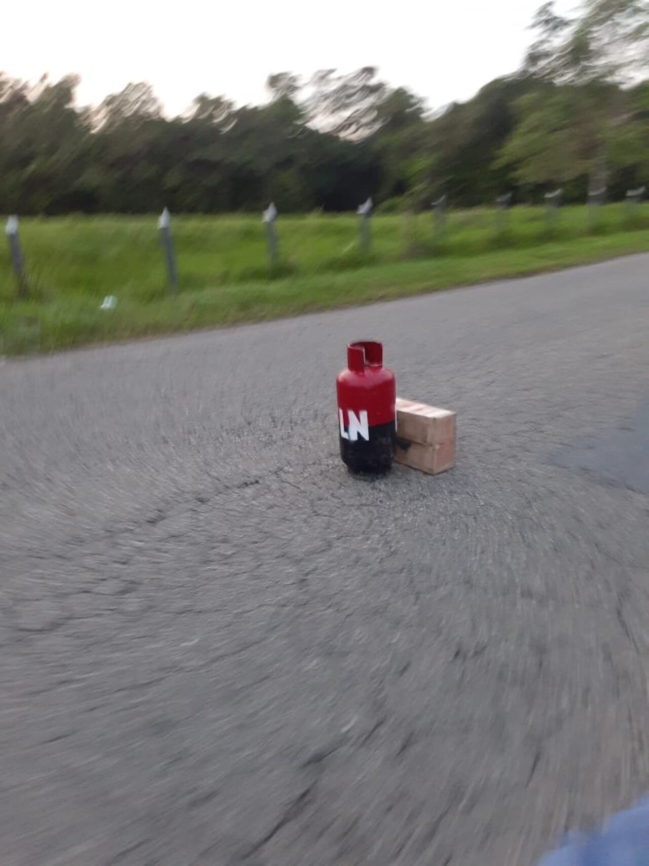 La policía de Cúcuta hace presencia en los diferentes puntos para verificar si se trata de elementos explosivos.